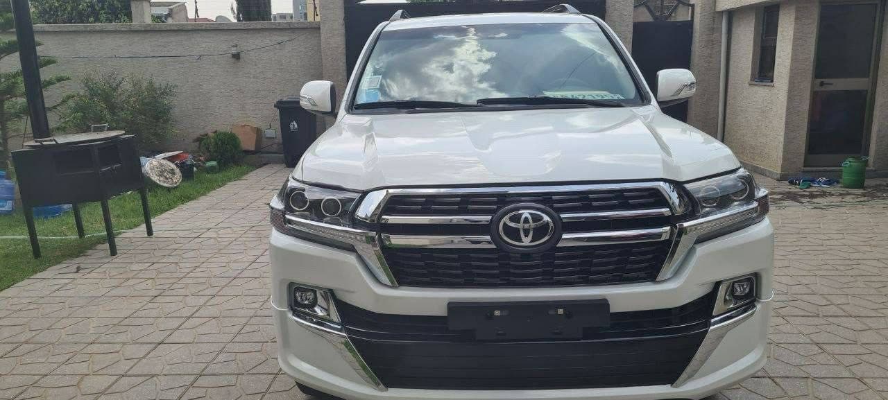 Toyota V8