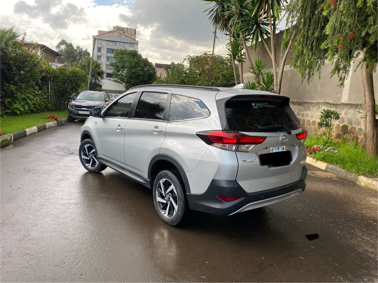 DUTY FREE Toyota Rush