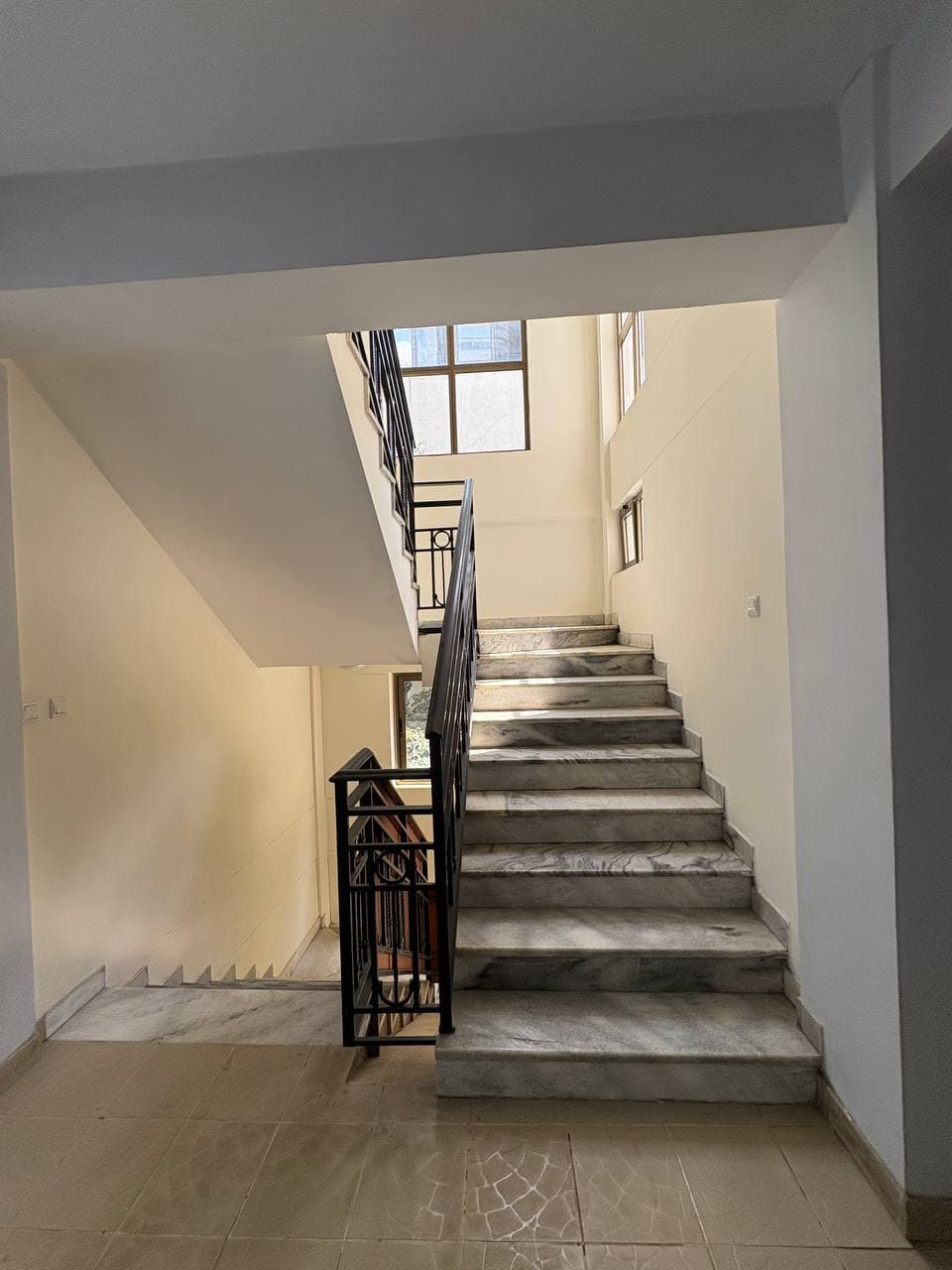 House for rent for Office or Residence near Vatican Embassy, behind Mekaneyesus Church.