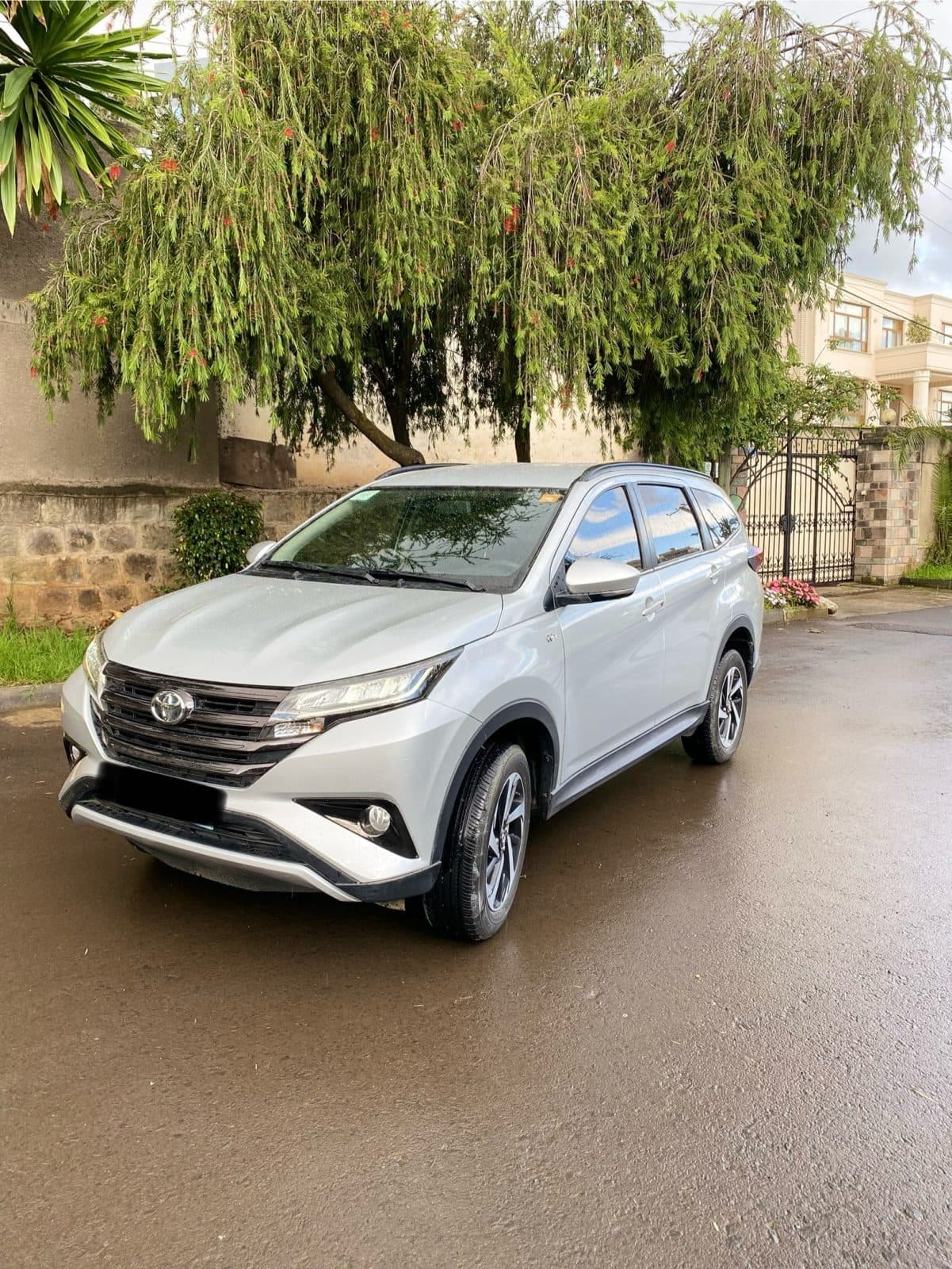 DUTY FREE Toyota Rush