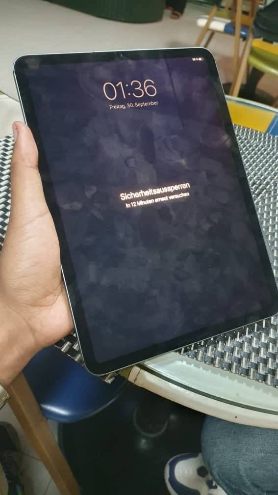 Ipad pro 11 inch Locked