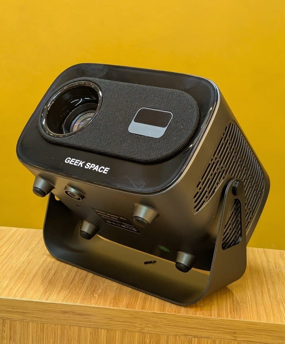 Geek Space A10 Plus ዘመናዊ ተንቀሳቃሽ ፕሮጀክተር