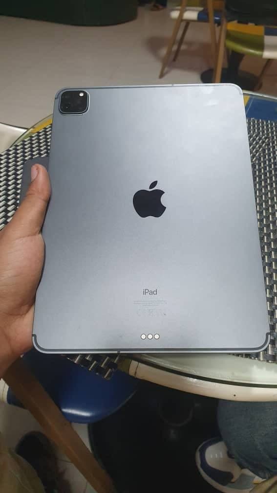 Ipad pro 11 inch Locked
