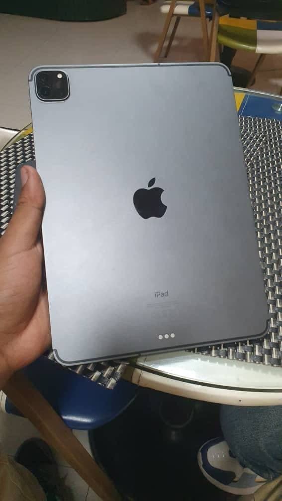 Ipad pro 11 inch Locked