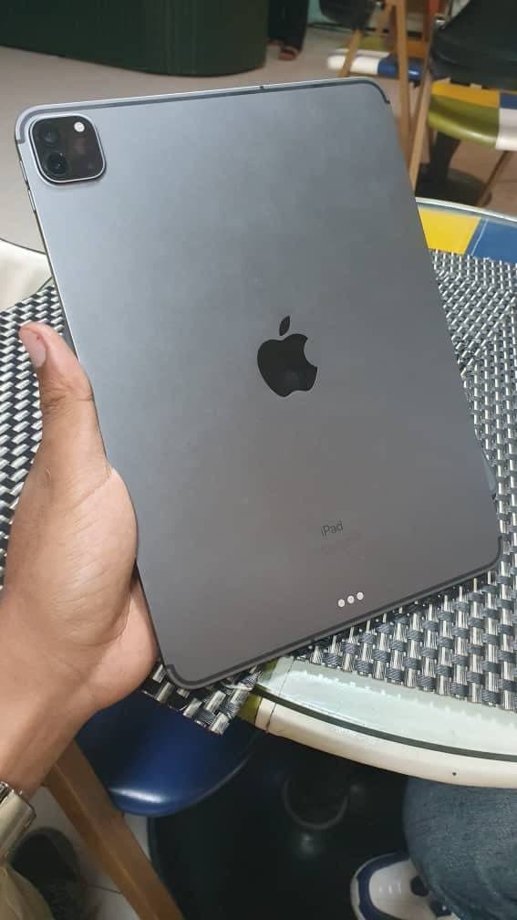 Ipad pro 11 inch Locked