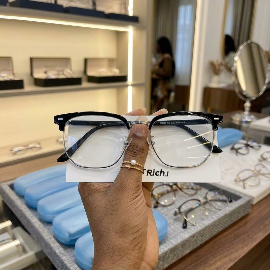 Eyeglasses