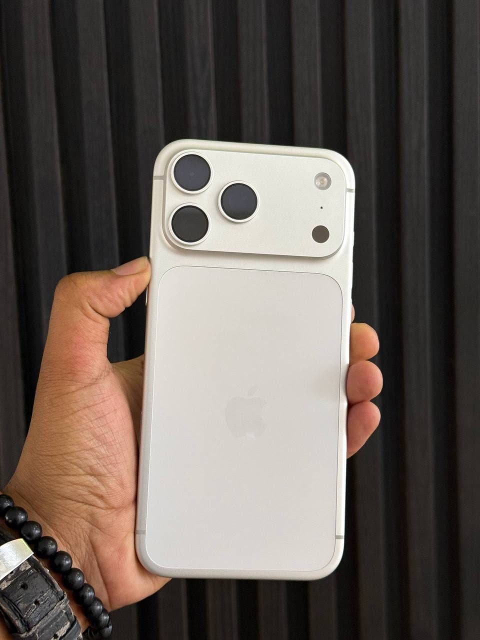 iPhone 17 pro max