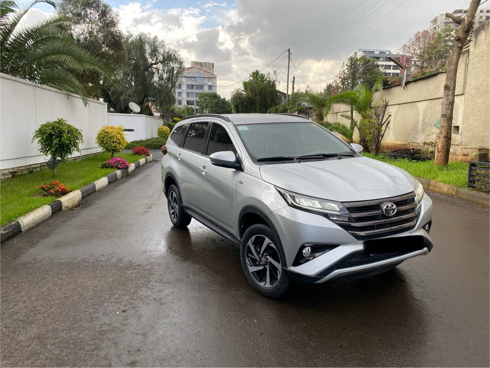 DUTY FREE Toyota Rush